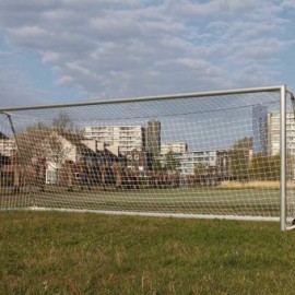 Voetbaldoel dmtr118,5mm, verpl. gelast met netplaatjes, klapwielen