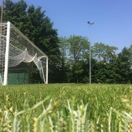 Plaatsing van voetbaldoelen en dug-outs in Steenokkerzeel - afbeelding