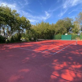 Renovatie van het tennisveld van US ambassade - afbeelding