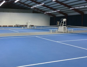 Aanleg van indoor hardcourt courts voor Sporting Club Hove