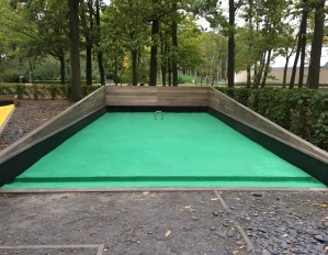 Renovatie van een speeltuin bij Sportimonium